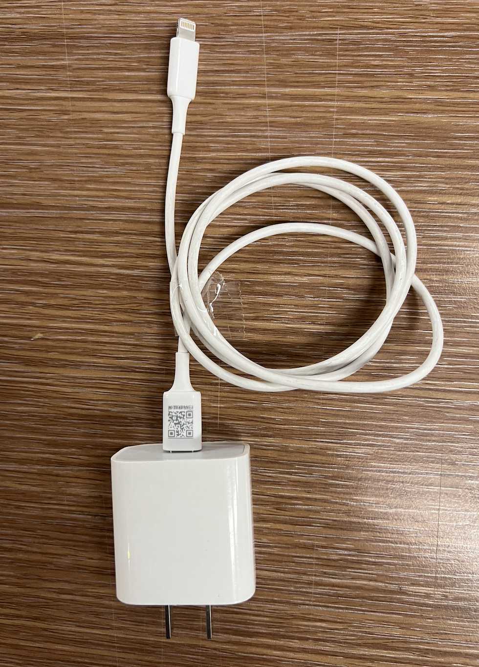 สายชาร์จ (Charging cable) 